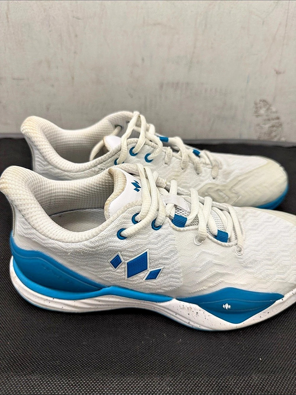 Diadem Pickleball Shoes 
White & Blue Athletic
 Shoes